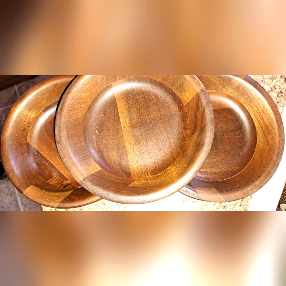 Goegeous Set Of 5 Ozark Solid Walnit Salad/Desert Bowls 7.5 Inches Across